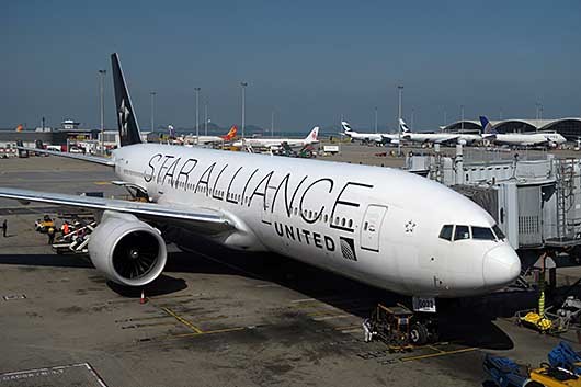 United航空 STAR ALLIANCE特別塗装機 ＠香港