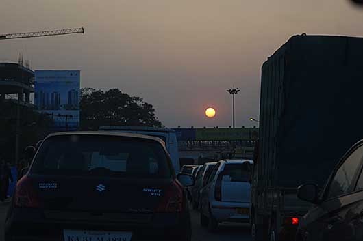 バンガロール 夕暮れの渋滞