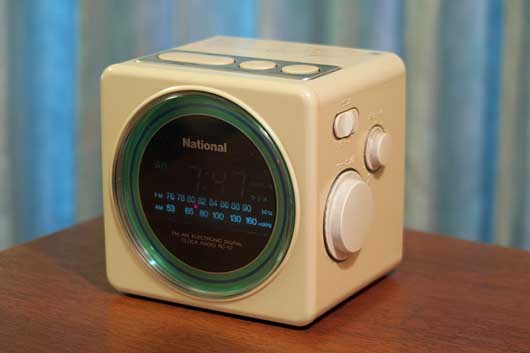 National RC-57 クロックラジオ